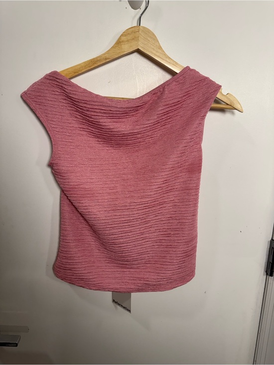 Reformation Tops - Nwt Reformation darra top In pink - size s